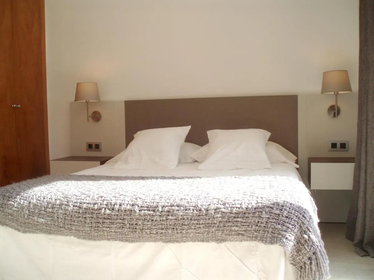 펜션 2 Bedrooms House With Sea View Shared Pool And Enclosed Garden At Bonmont Terres Noves 1 Km Away From The Beach 미아미플라자